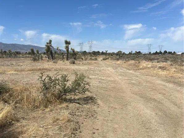 0 Holly St, Phelan, CA 92371