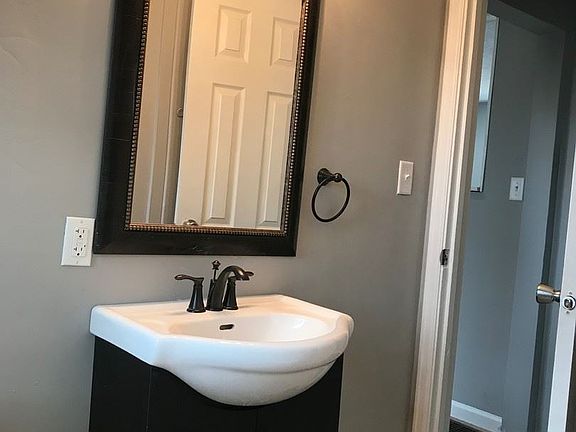 4th image of 2719 Grasmere Ave