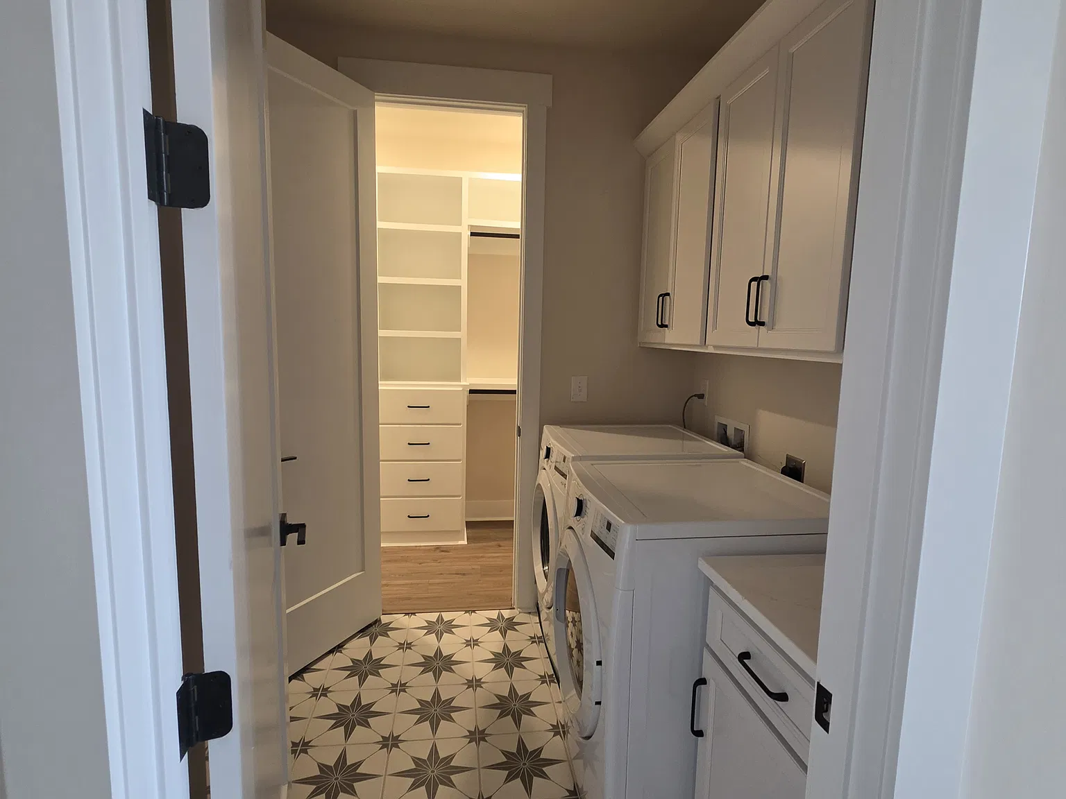 4 bed, 2350 sqft, $4,650 — Photo 3