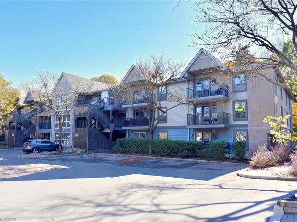 2030 Cleaver Ave W #313, Burlington, ON L7M 4C3