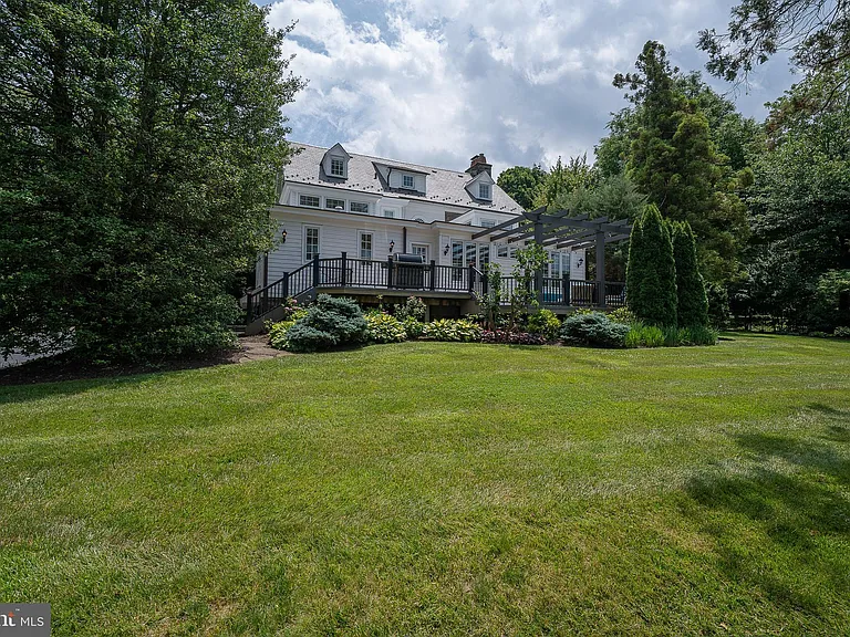 101 E Brookhaven Rd — Photo 93