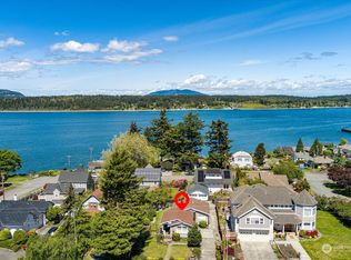 1908 9th St, Anacortes, WA 98221