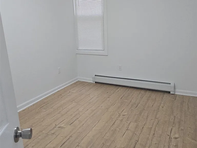 18 E 17th St #1R — Photo 17