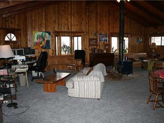 3rd image of 3027 Blue Jay Dr