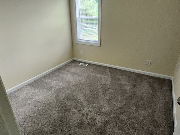 4th image of 125 Grange Dr