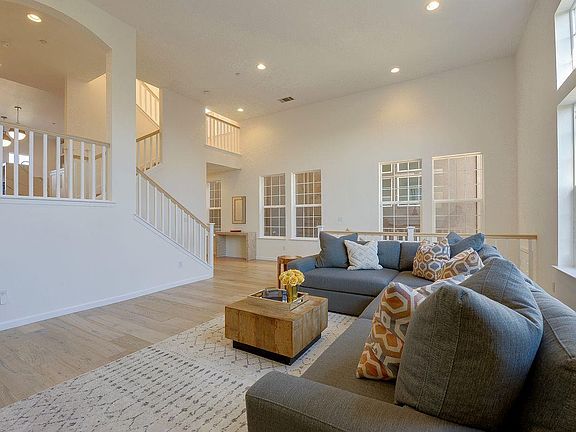 4th image of 134 Maple Ln