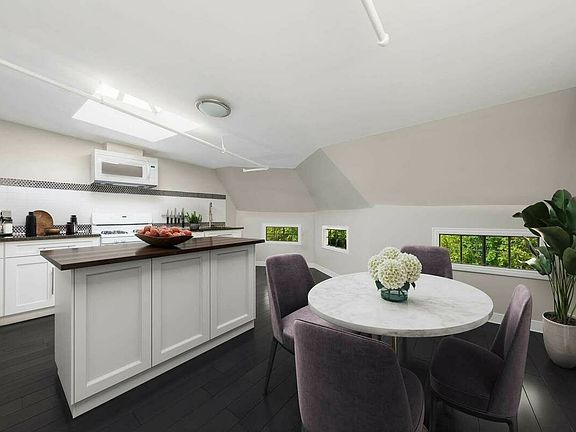 2nd image of 286 Clifton Pl #3A