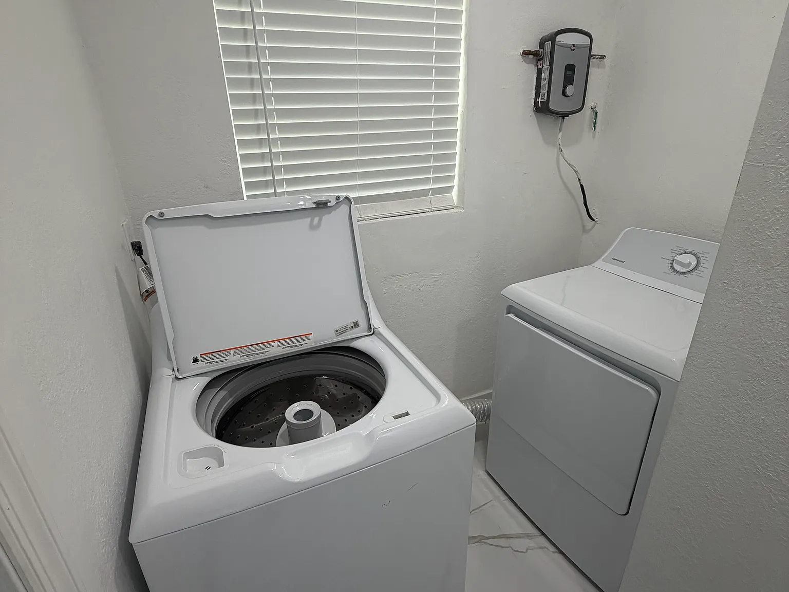 3 bed, 1436 sqft, $4,400 — Photo 4