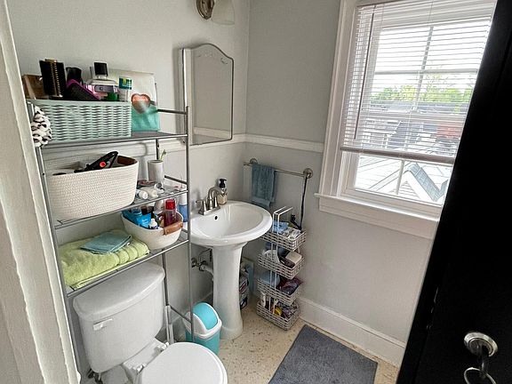 5th image of 601 Pitt St APT 3