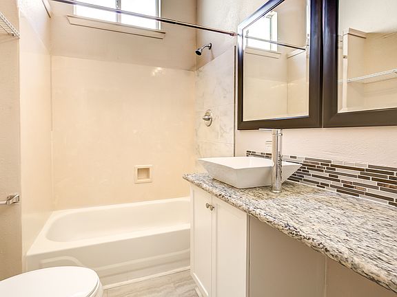 4th image of 2229 Saint Ann St #2229