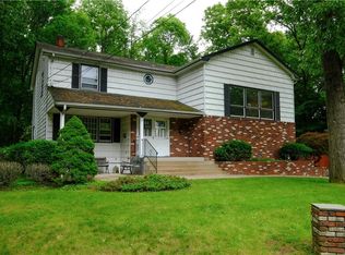 8 Helper Ct, Spring Valley, NY 10977
