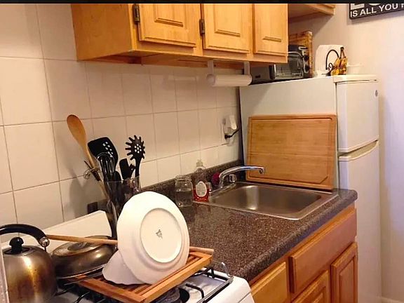 4th image of 100 Sullivan St APT 5J