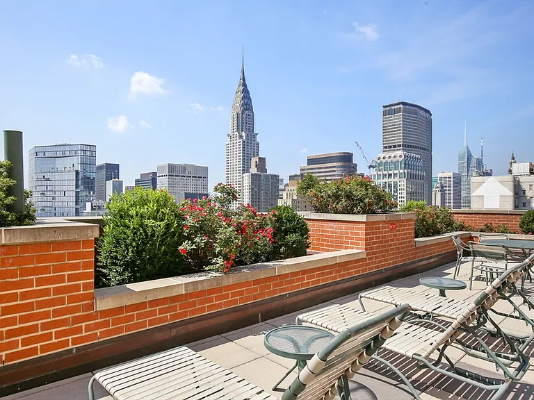 236 E 47th St #17B — Photo 7