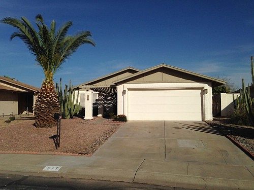 1st image of 917 N Roosevelt Cir