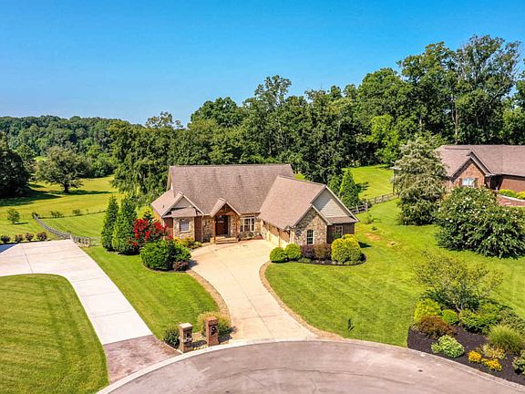 2nd image of 2942 Silver Brook Ln
