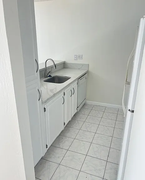 4645 Persimmon Pl — Photo 4
