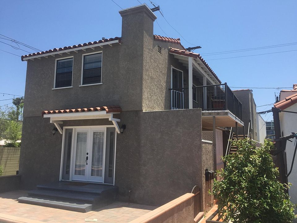 Building view. Unit 186 is upstairs with balcony/ patio.
