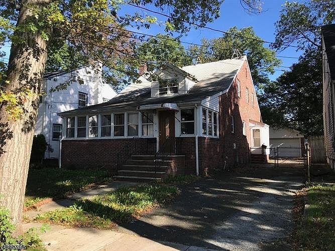 2nd image of 11 Webster St