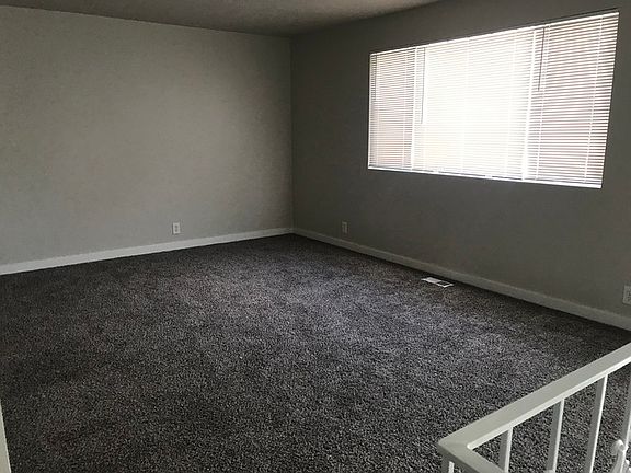 5th image of 250 E Winslow Ave APT 4D