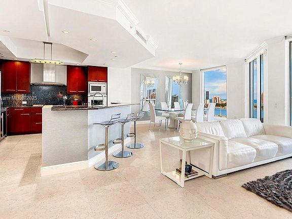 3rd image of 6000 Island Blvd APT 2204