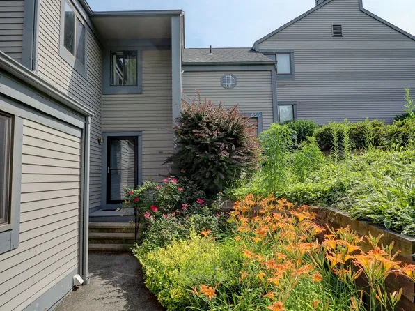 555 Pilgrim Harbor #555, Wallingford, CT 06492