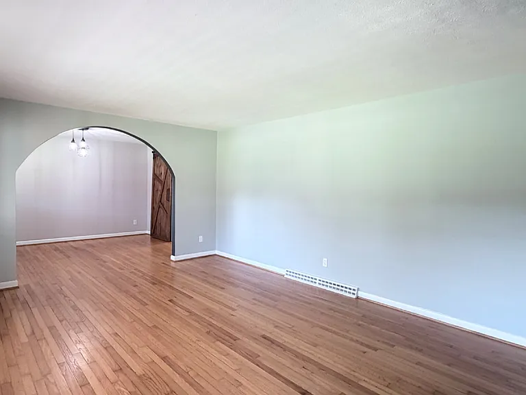 18 Carjen Ave — Photo 13