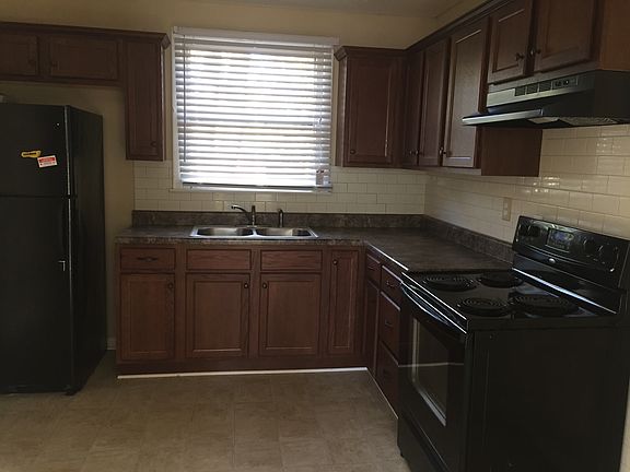 3rd image of 606 Olympia Pl