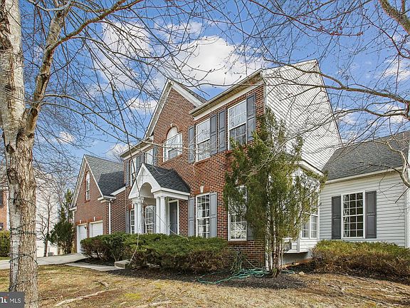 3rd image of 10408 Lowmoor Ct