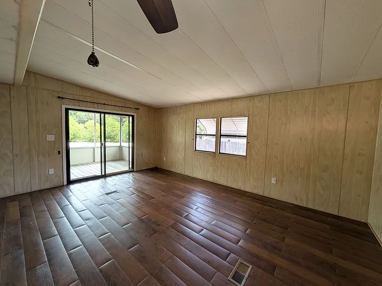9810 SE 166th Pl — Photo 1