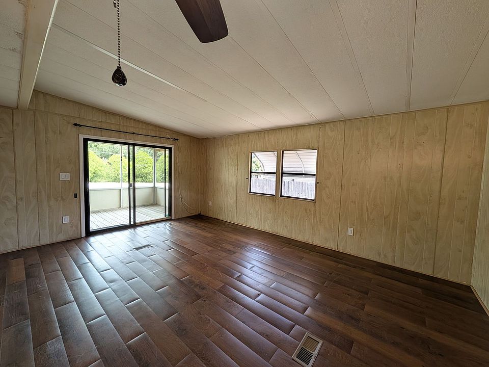 1st image of 9810 SE 166th Pl