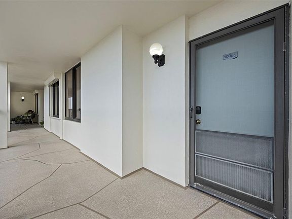 3rd image of 9425 Blind Pass Rd APT 1006