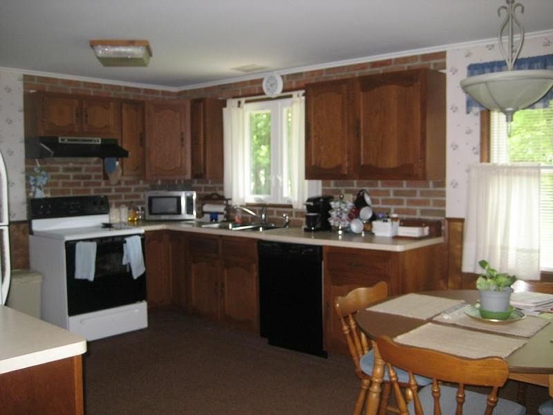 2nd image of 813 Park Ave