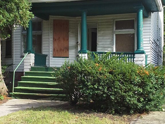 2nd image of 98 California St