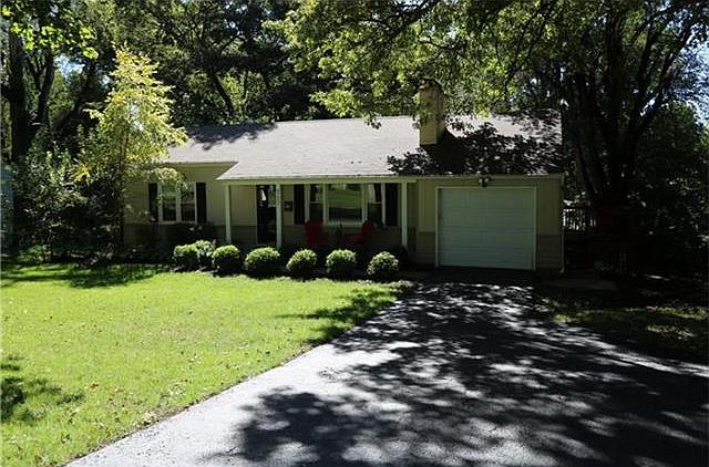 1st image of 217 W Sweeney Blvd