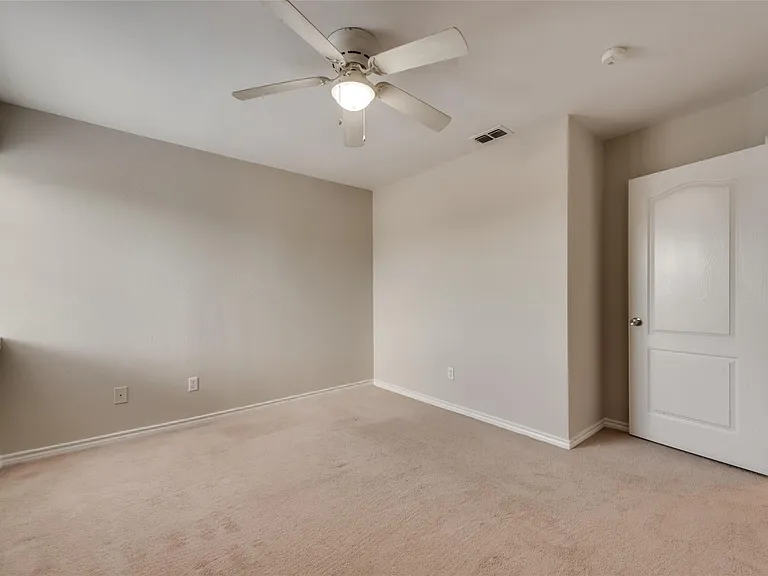 908 Stone Trail Dr — Photo 17