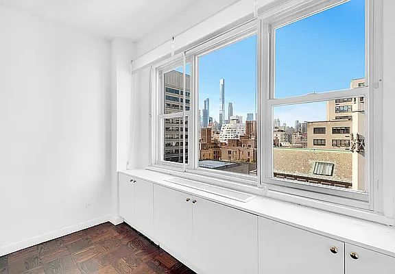 5th image of 150 E 69th St #15C