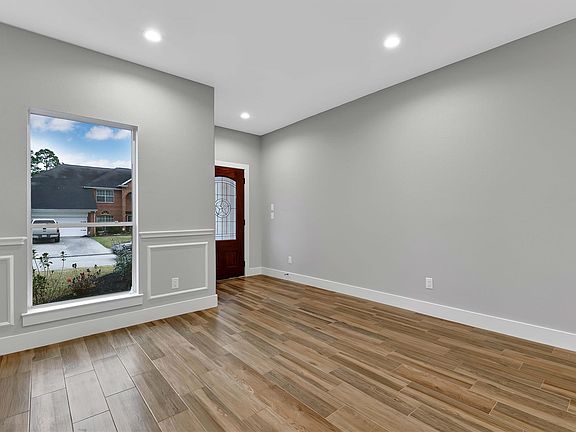 5th image of 8406 Cross Country Dr