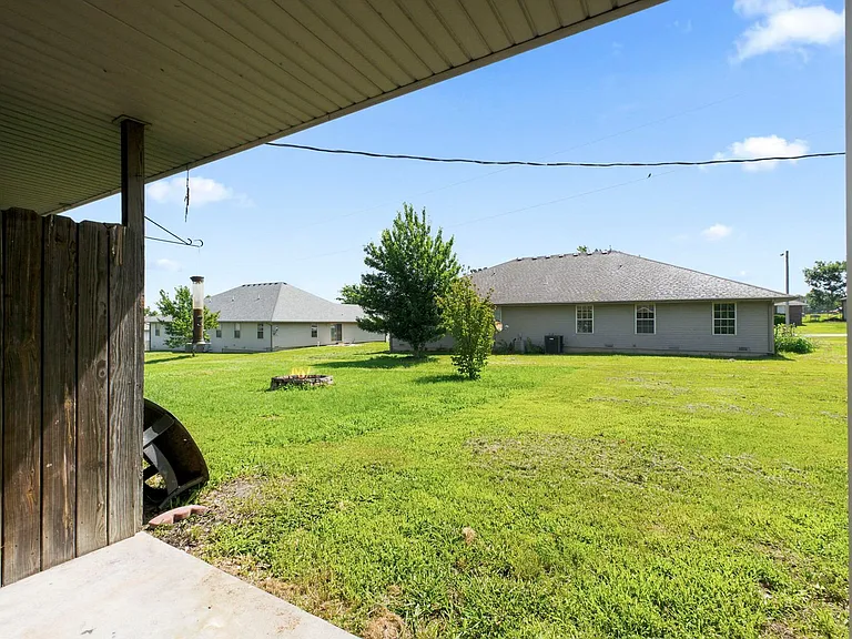 126 W Terrace Ct — Photo 17