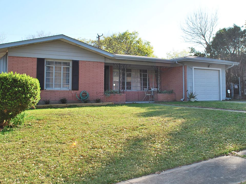 1st image of 530 Adrian Dr