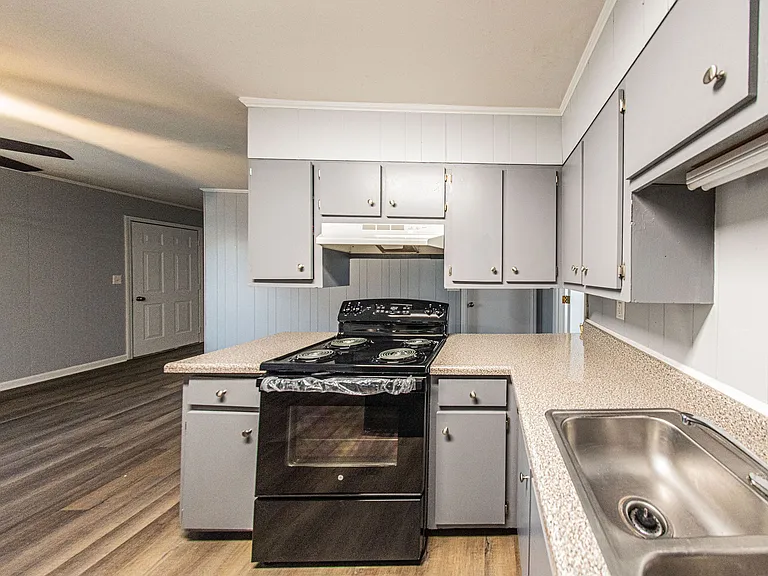 120 Lake Dr #4 — Photo 7
