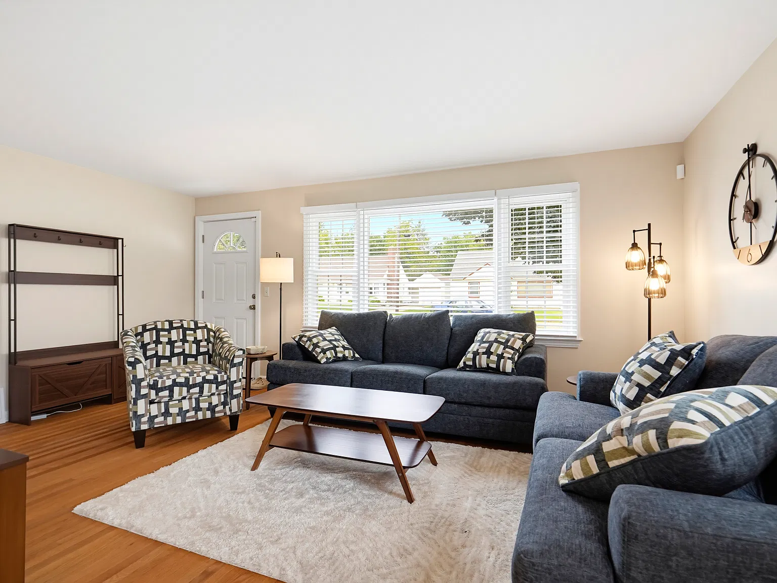 3 bed, 1.5 bath, 1248 sqft, $3,000 — Photo 4