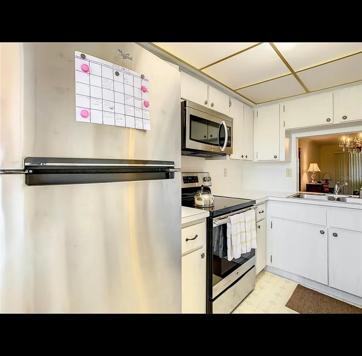 2 bed, 888 sqft, $1,550 — Photo 2