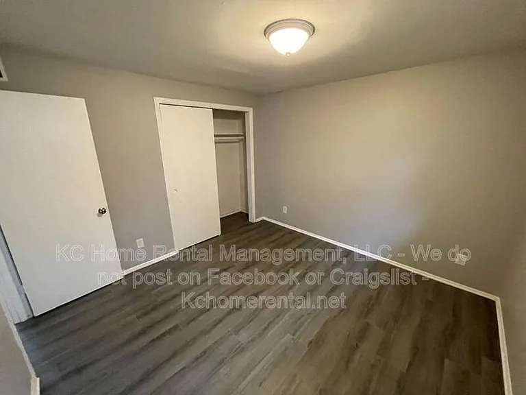 2214 NE 77th St — Photo 12
