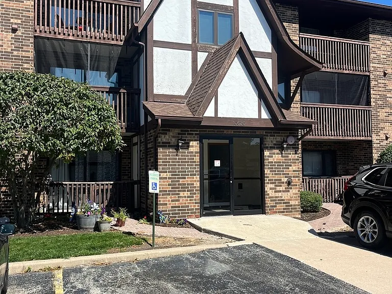 10620 Ridgeland Ave #3B — Photo 1