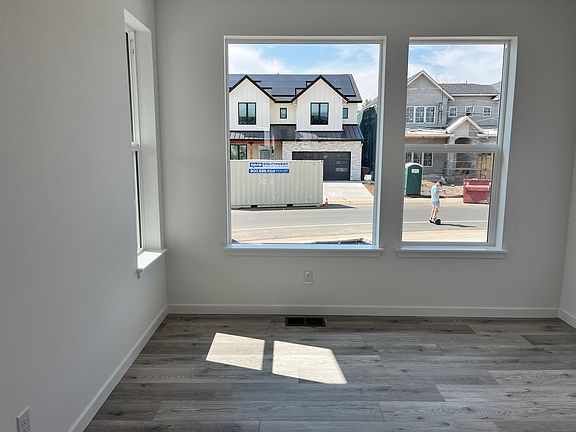 4th image of 928 Saint Andrews Ln