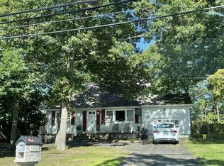 17 Francine Pl, Shirley, NY 11967