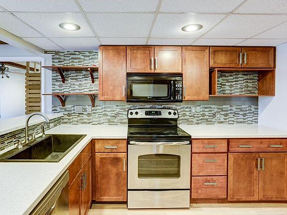 2nd image of 151 E Washington St Unit 618