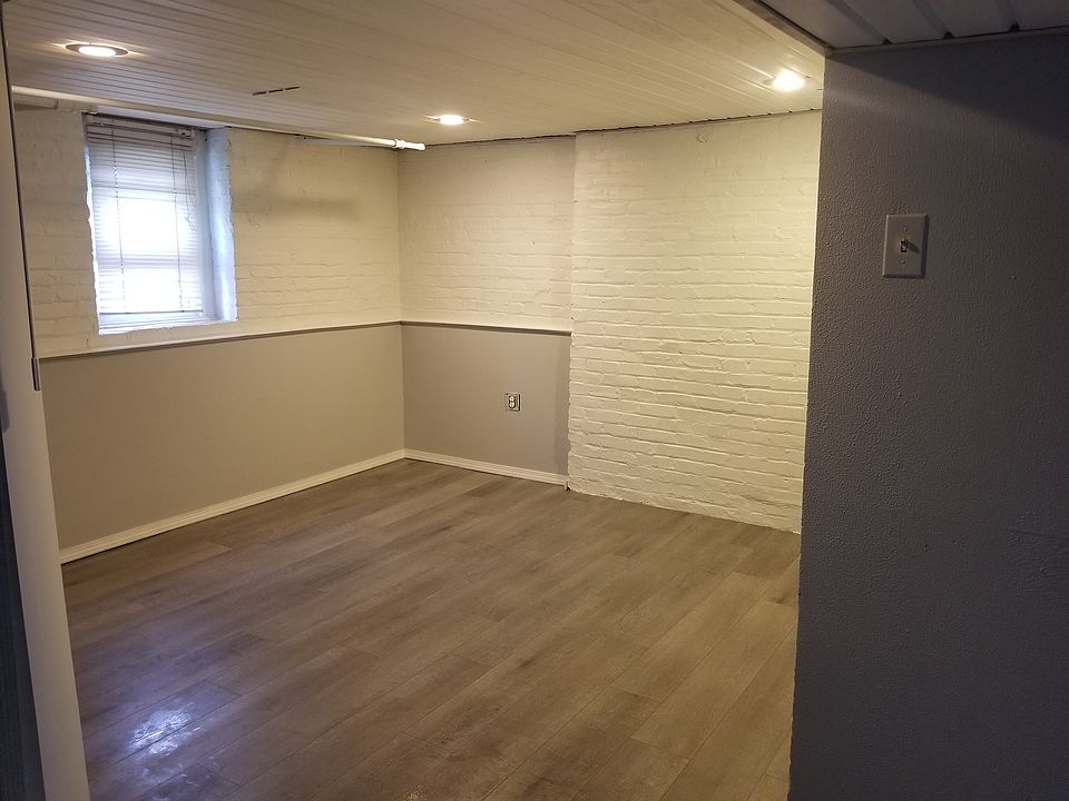 1st image of 5214 5th Ave #1