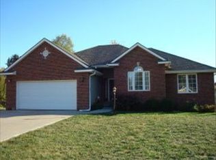 9 Chadwick Ln, Country Club, MO 64506