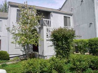 9135 S Pointe Ridge Ln, Bloomington, IN 47401